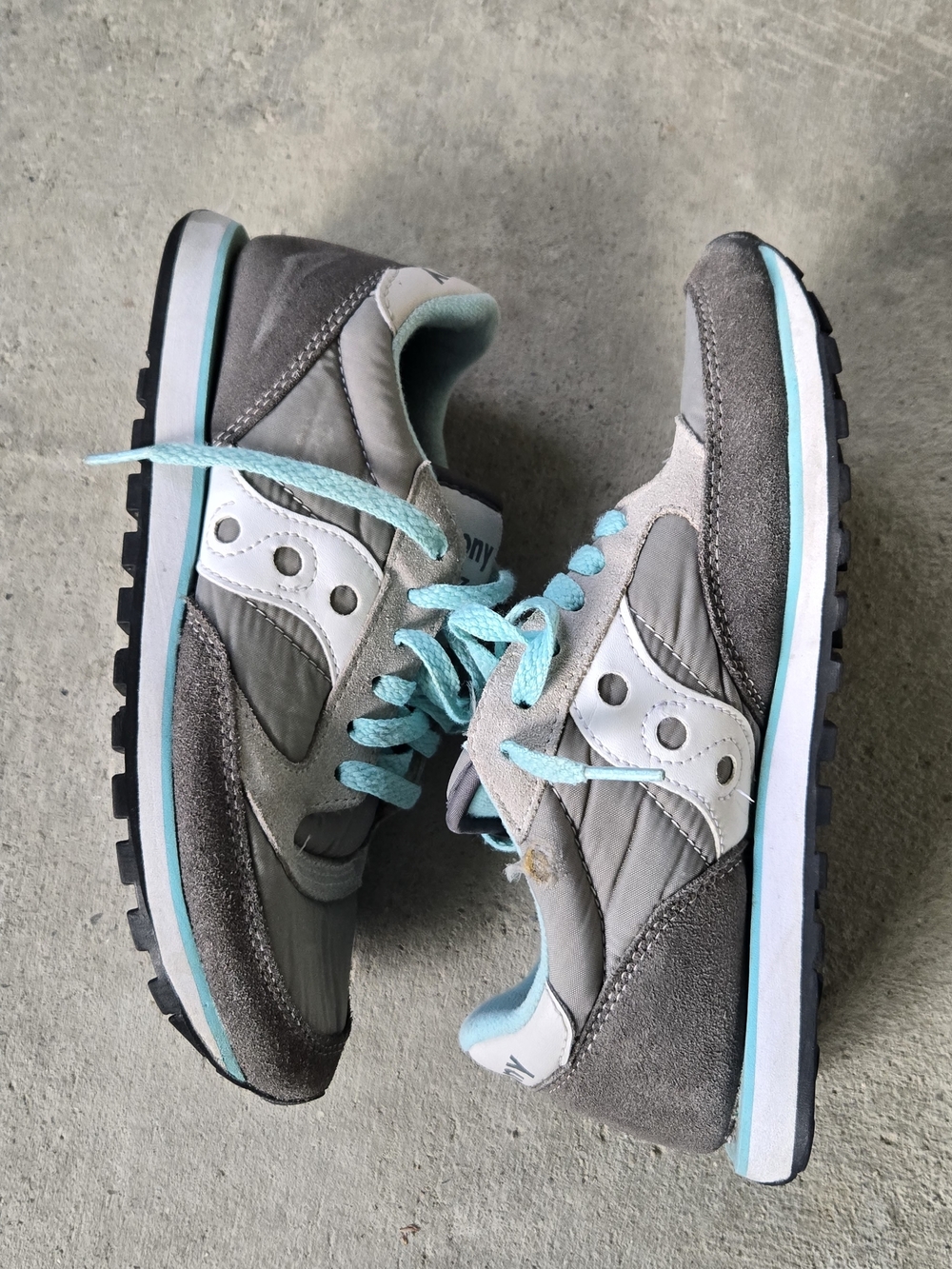 Saucony Gray & Aqua Retro Runner Sneakers
